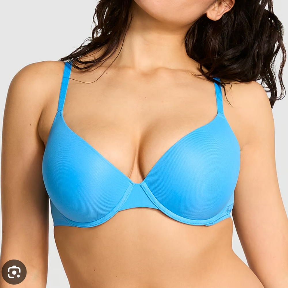 PINK Victoria's Secret Wear Everywhere Lightly Lined T-Sh…